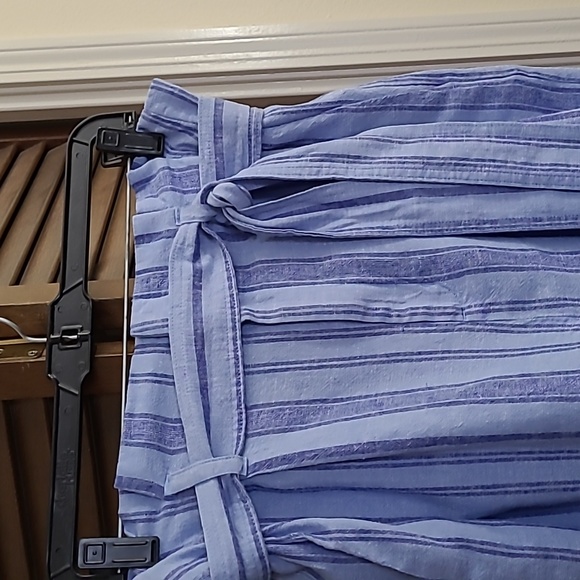 NWOT shorts free with $25 purchase - Picture 4 of 8